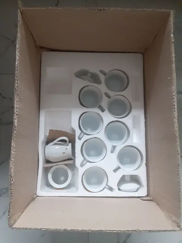 BRAND NEW (Never used) 47 Pieces Dinnerware Set - Photo 2