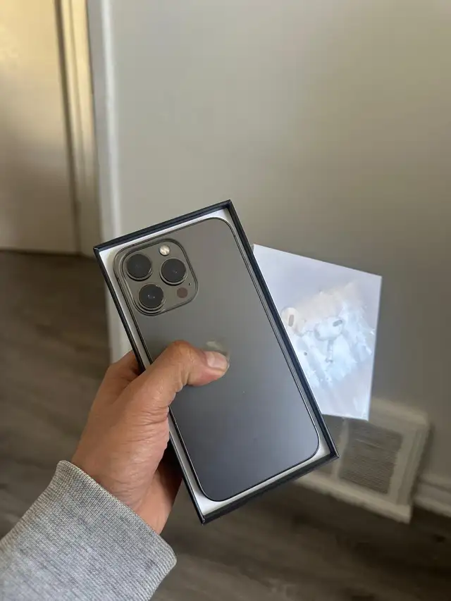 IPHONE 13 PRO 128gb AIRPODS PKG/DELIVERY