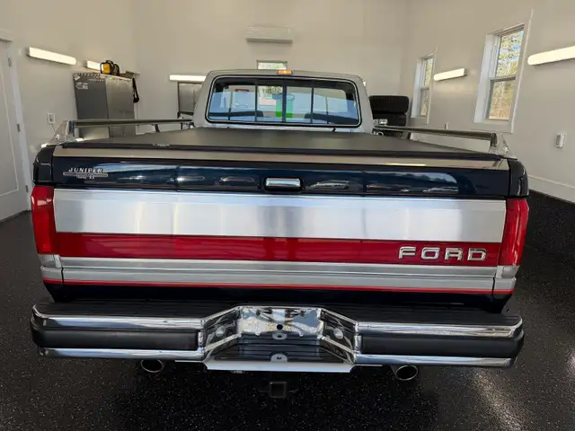 1988 Ford F-150 Lariat Only 64,000 orignal kilometres! - Photo 4