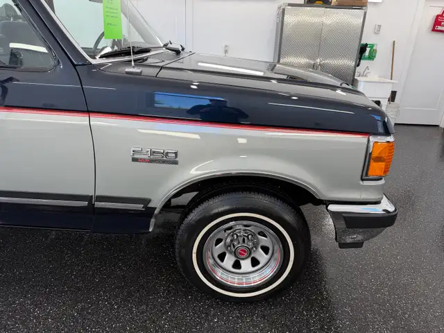 1988 Ford F-150 Lariat Only 64,000 orignal kilometres! - Photo 7