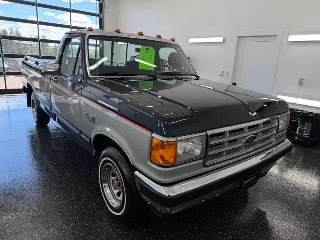 1988 Ford F-150 Lariat Only 64,000 orignal kilometres! - Photo 8