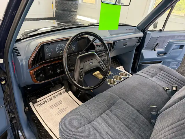 1988 Ford F-150 Lariat Only 64,000 orignal kilometres! - Photo 10