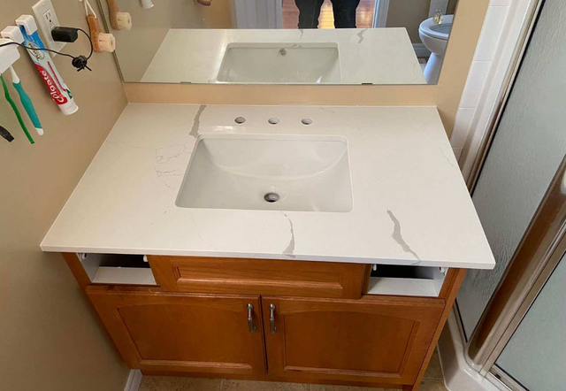 Quartz Countertop With Grey Veins Orange Island 437-522-8447 - Photo 2