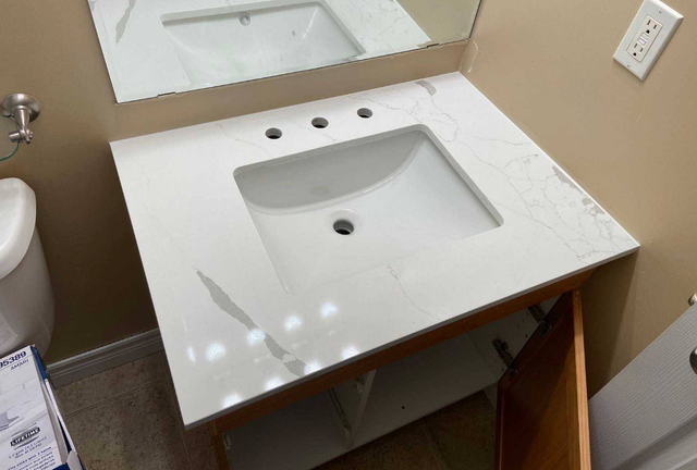 Quartz Countertop With Grey Veins Orange Island 437-522-8447 - Photo 5