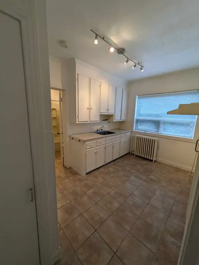 BEAU 3 1/2 AU COEUR DE BEDFORD! - Photo 5