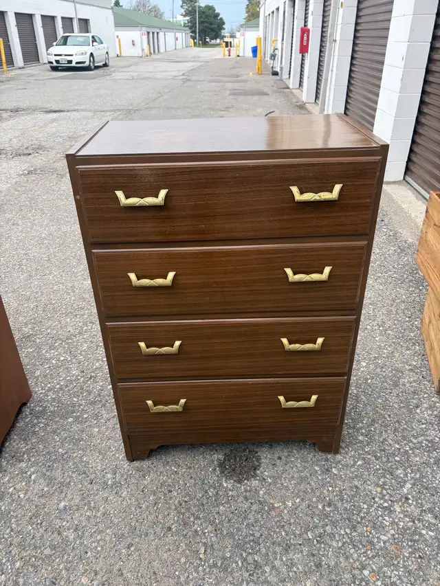 Free delivery used vintage Brown 4-Drawer Dresser