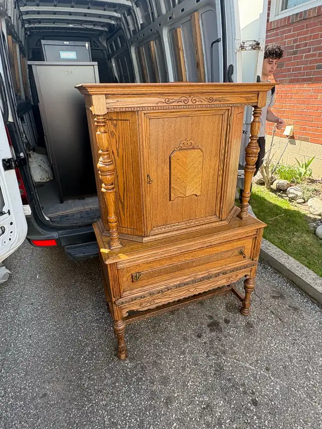 Free delivery Antique Oak Cabinet with Drawer - Photo 3