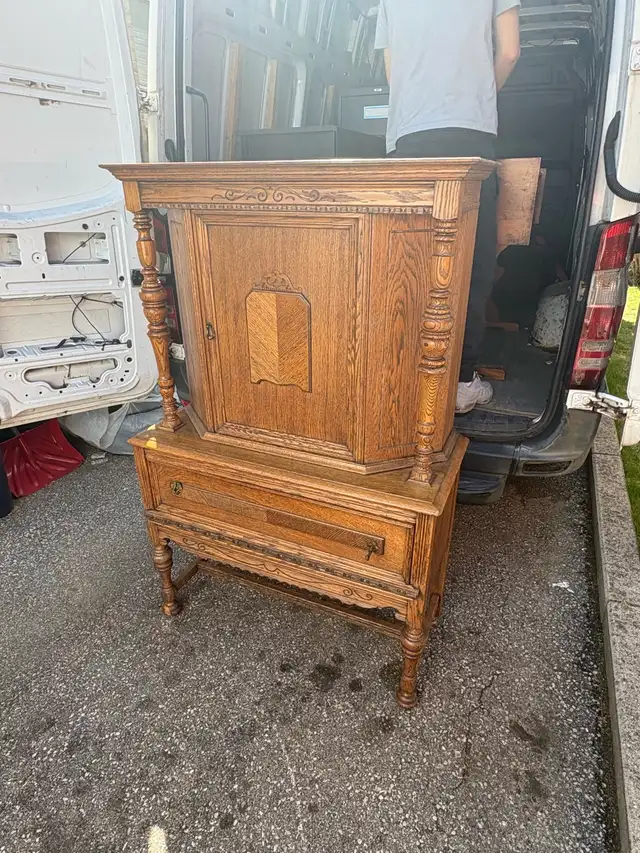 Free delivery Antique Oak Cabinet with Drawer - Photo 7