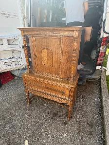 Free delivery Antique Oak Cabinet with Drawer - Photo 7