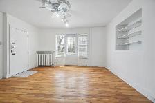GRAND 2 1/2 AU COEUR DE BEDFORD! - Photo 2