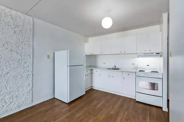 1 bed/bath room apt for Sublet avalilable on June 01st-2026 - Photo 3