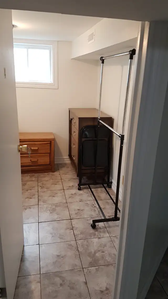 Private Room for Rent-Scarborough-Near Victoria Park Sub-July1st - Photo 4
