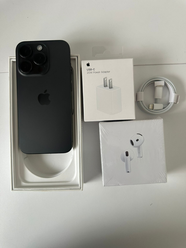 iPhone 15 Pro 256gb Airpods/Charger Set/Delivery