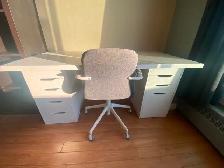 AUBAINE : BUREAU IKEA LAGKAPTEN et CHAISE GUNNARED ACCOUDOIRS