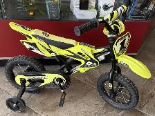 Hyper Motobike 18' Kids Bike with Training Wheels
