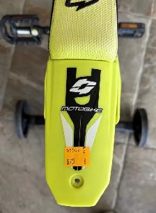 Hyper Motobike 18' Kids Bike with Training Wheels - Photo 6