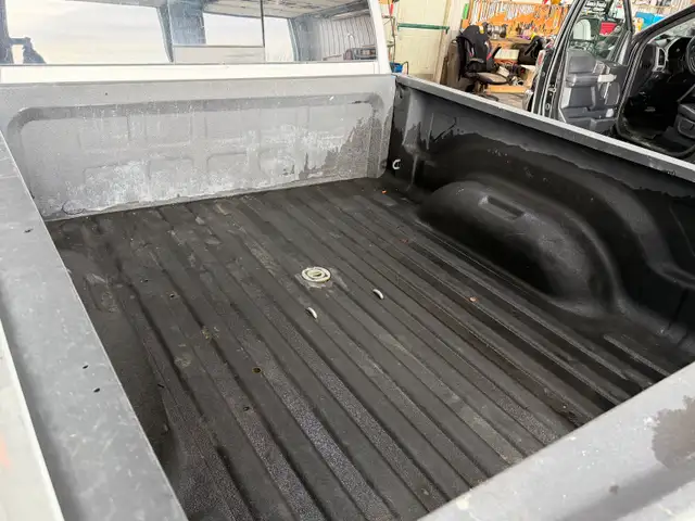 2011 3500 Cummins 4x4 - Photo 5