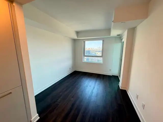 Bloor and Sherbourne 1 Bed Plus 1 Den 1 Bath Condo for Rent - Photo 3