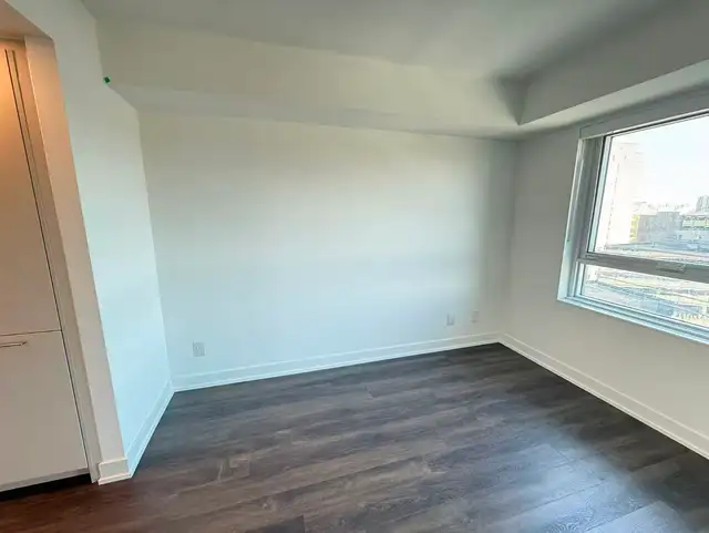 Bloor and Sherbourne 1 Bed Plus 1 Den 1 Bath Condo for Rent - Photo 4