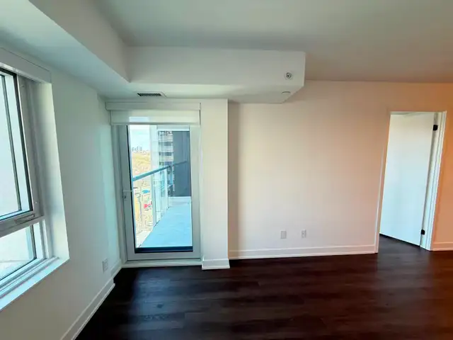 Bloor and Sherbourne 1 Bed Plus 1 Den 1 Bath Condo for Rent - Photo 5