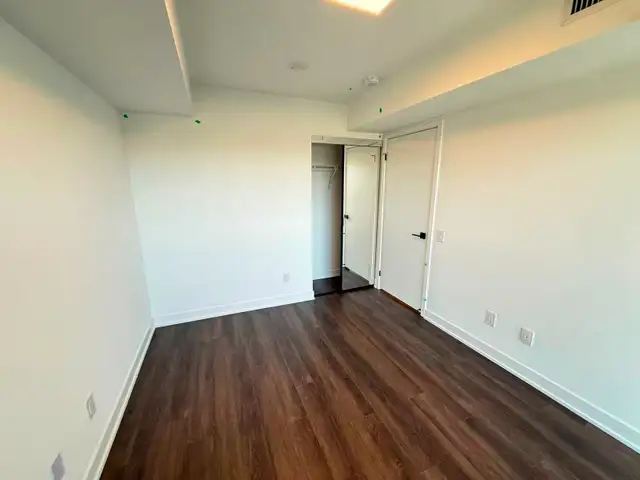 Bloor and Sherbourne 1 Bed Plus 1 Den 1 Bath Condo for Rent - Photo 7