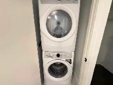 Bloor and Sherbourne 1 Bed Plus 1 Den 1 Bath Condo for Rent - Photo 12