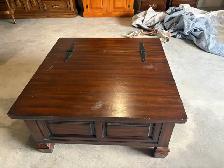 Free delivery used Wooden Coffee Table with Storage - Photo 2
