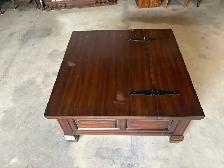 Free delivery used Wooden Coffee Table with Storage - Photo 4