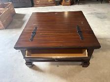 Free delivery used Wooden Coffee Table with Storage - Photo 7
