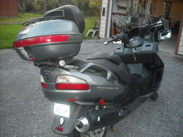 MOTO BURGMAN 650 CC SCOOTER SUZUKI - Photo 3