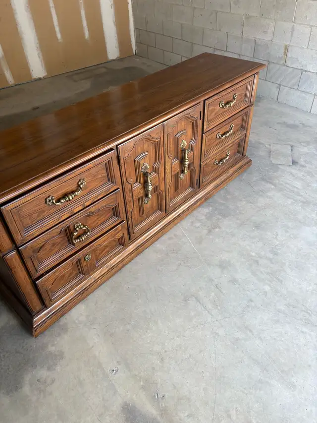 Free delivery used Vintage Wood Dresser with 9 Drawers