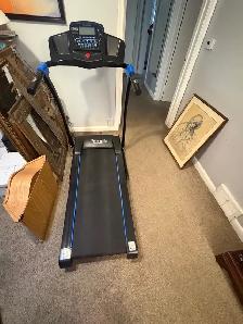 Free delivery used SereneLife Treadmill - Photo 5