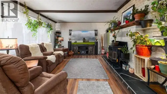 HOUSE FOR SALE - Photo 3