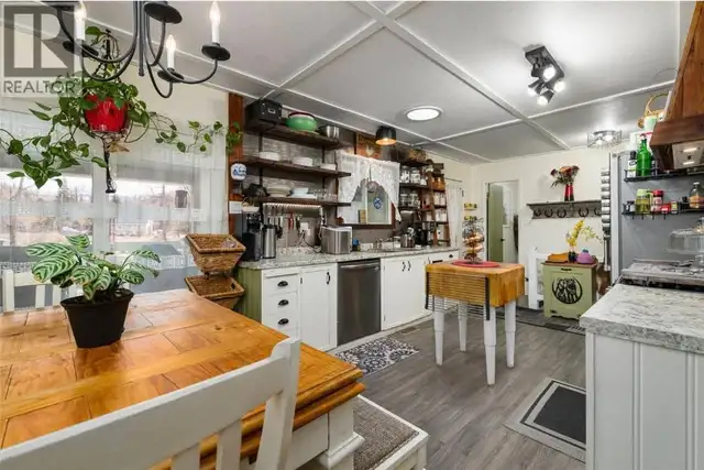 HOUSE FOR SALE - Photo 5