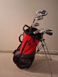 Complete set of Men's lefthanded golf clubs with bag