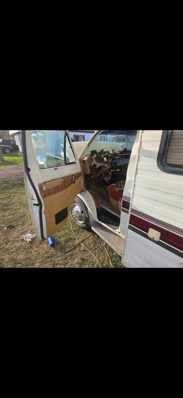1981 Dodge 24. Ft Moterhome - Photo 2