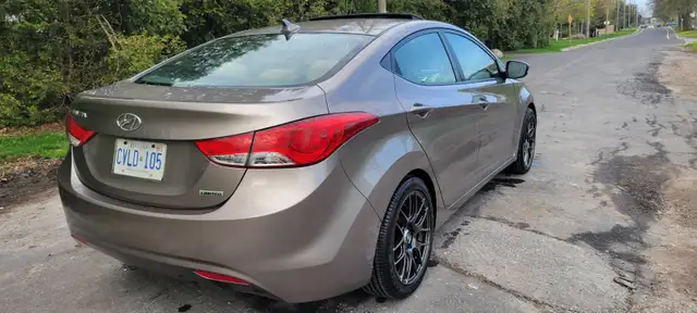 2012 Hyundai Elantra Limited - Photo 3
