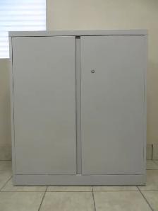Metal Storage Cabinet, Lock and Key