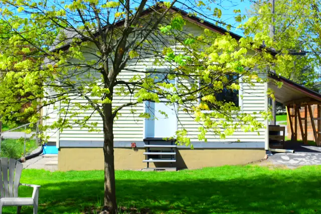 Perfect home for first time buyers or retieries. - Photo 2