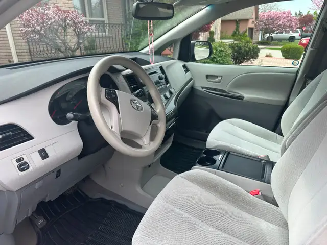 2011 Toyota Sienna LE | 3.5L V6 | 206,581 km - Photo 8