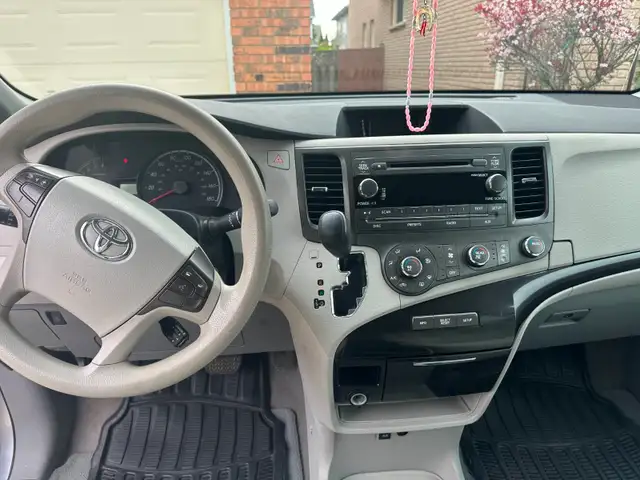 2011 Toyota Sienna LE | 3.5L V6 | 206,581 km - Photo 9