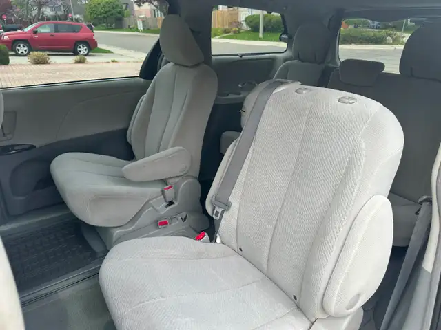 2011 Toyota Sienna LE | 3.5L V6 | 206,581 km - Photo 11