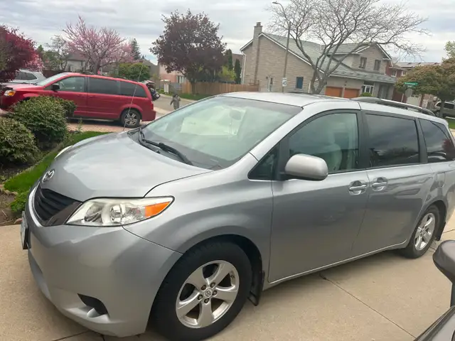 2011 Toyota Sienna LE | 3.5L V6 | 206,581 km - Photo 12
