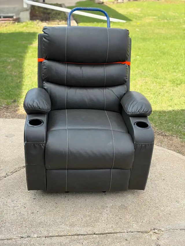 Large Leather Reclinerr