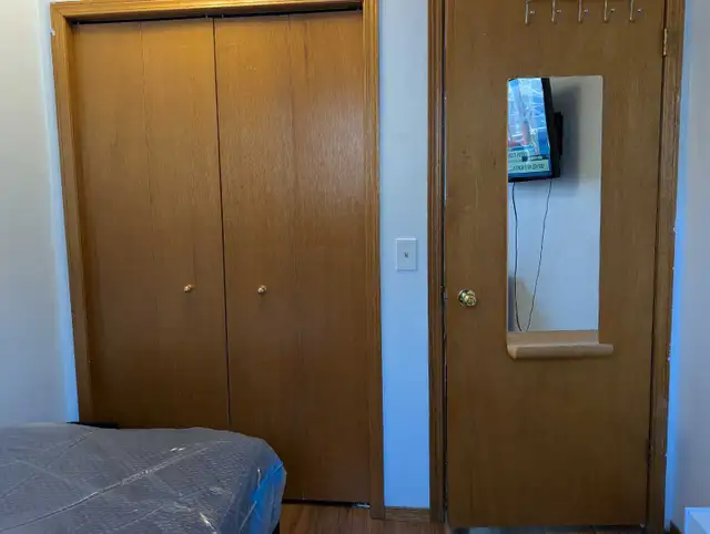 ROOM FOR RENT - Photo 7