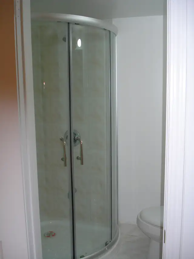 2 Spacious York Village Rooms for rent Available June 1 - Photo 6