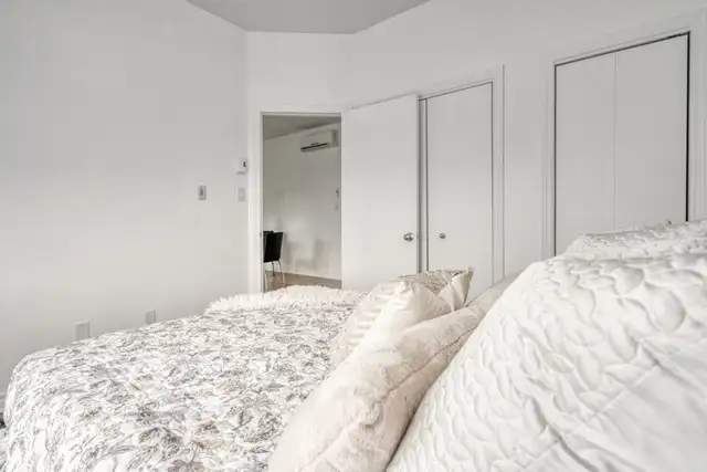 Condo 3 ½ TOUT MEUBLÉ & TOUT INCLUS au Quartier Dix30 à Brossard - Photo 6