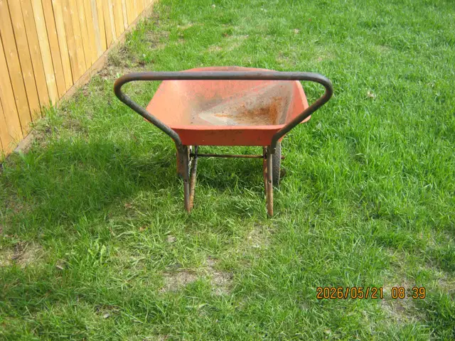 garden wheel barrow - Photo 2