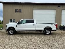 2018 Ford F250 XLT 6.2L Long Box Crew Cab - Photo 2