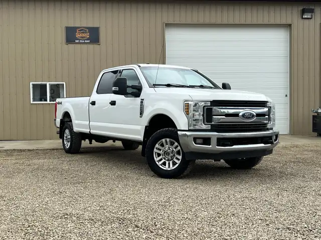 2018 Ford F250 XLT 6.2L Long Box Crew Cab - Photo 7